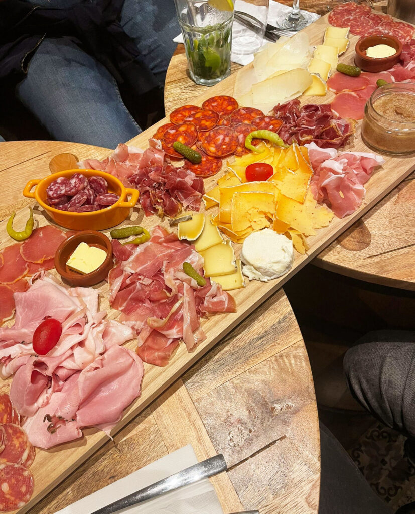 Planche charcuterie fromage